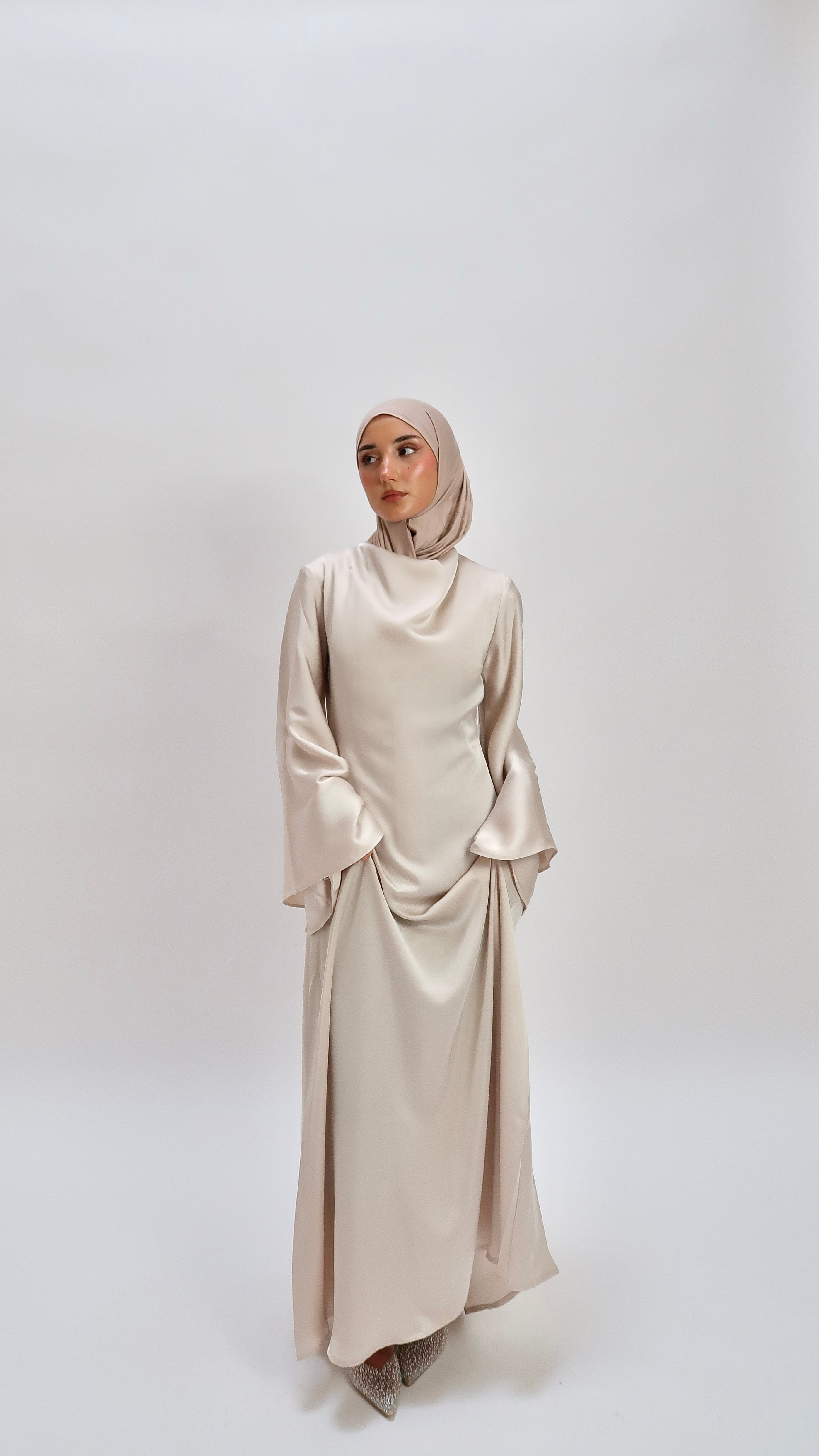 Silk dress with trumpet sleeves Cream