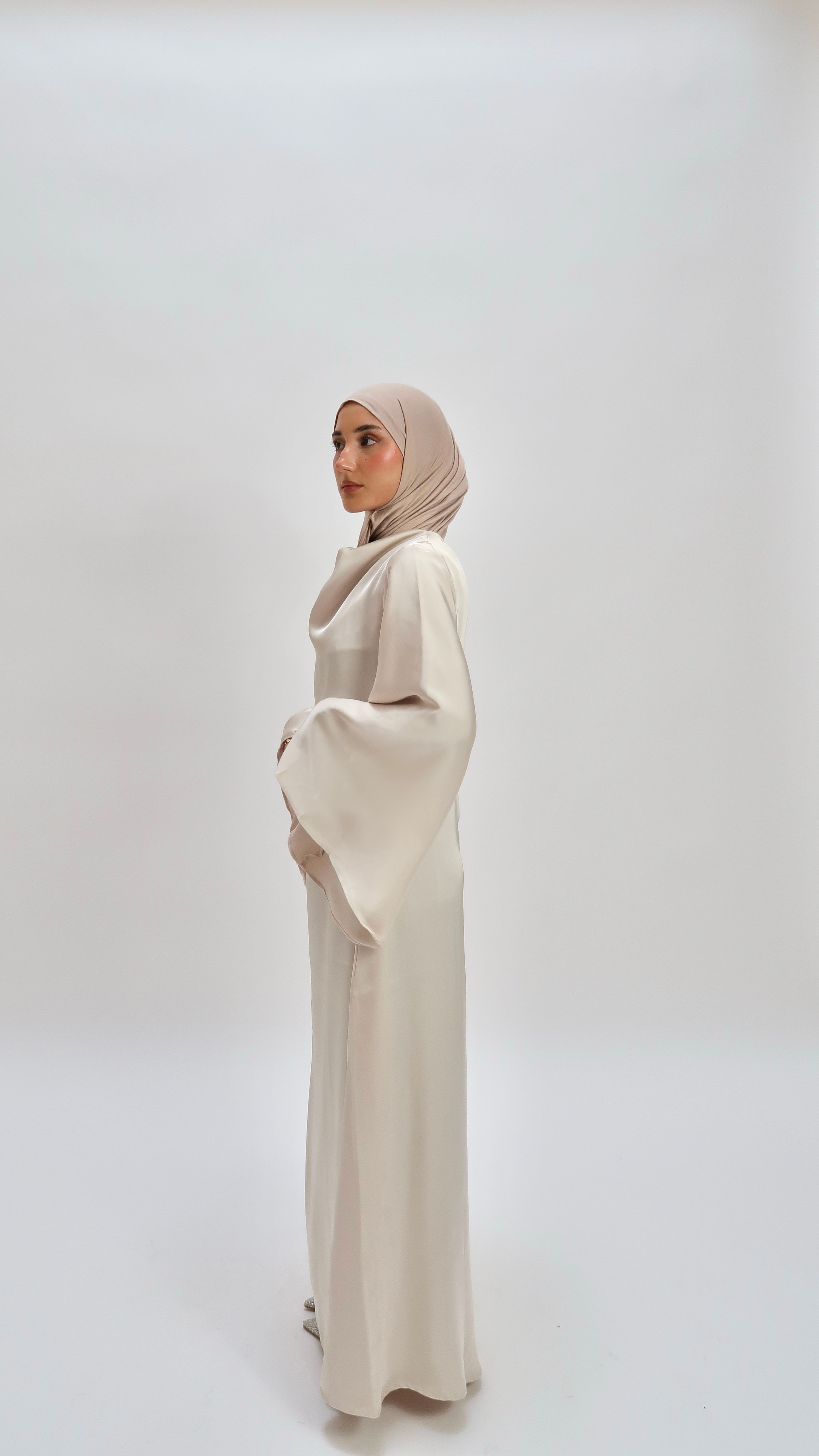 Silk dress with trumpet sleeves Cream