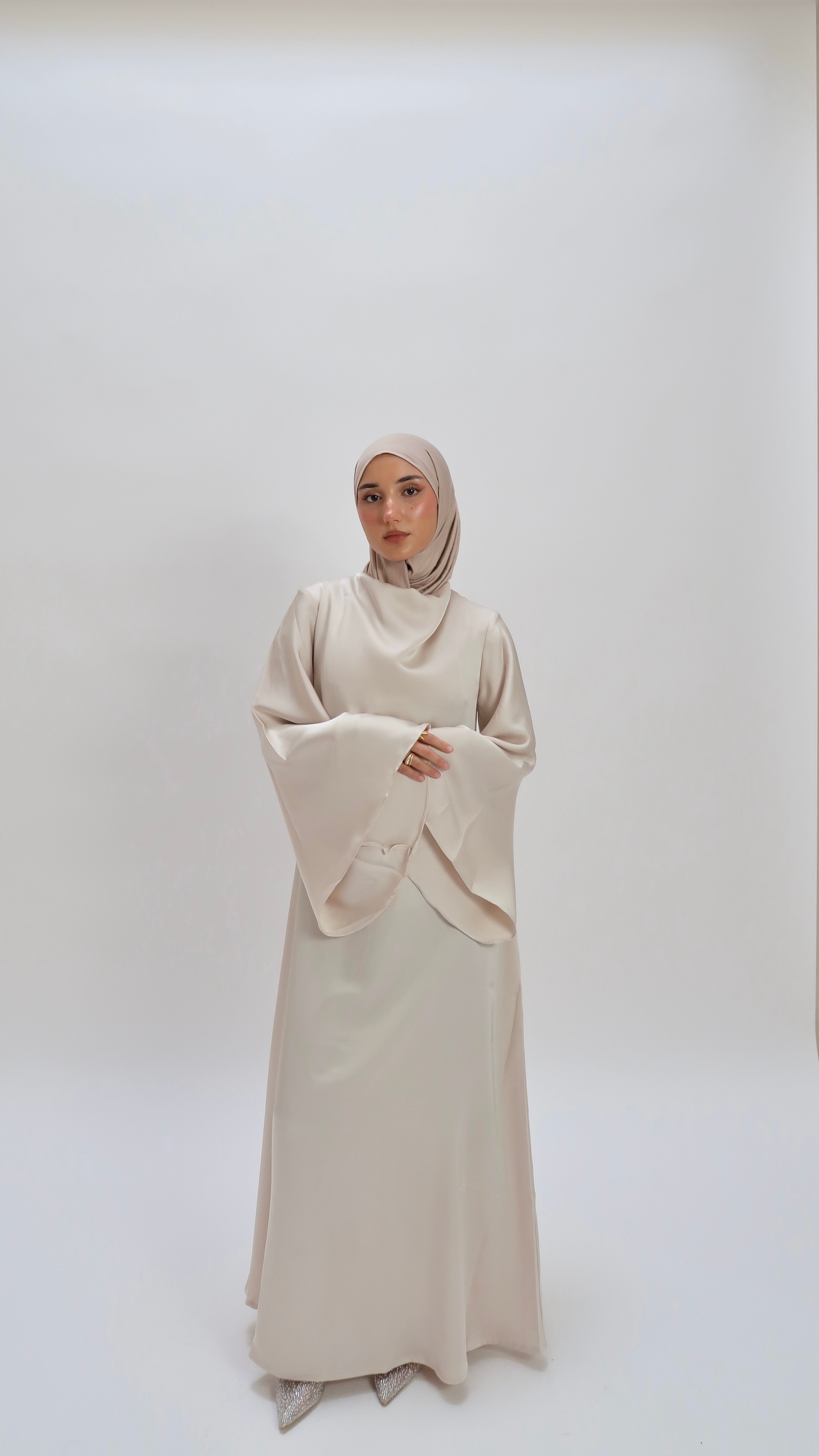 Silk dress with trumpet sleeves Cream