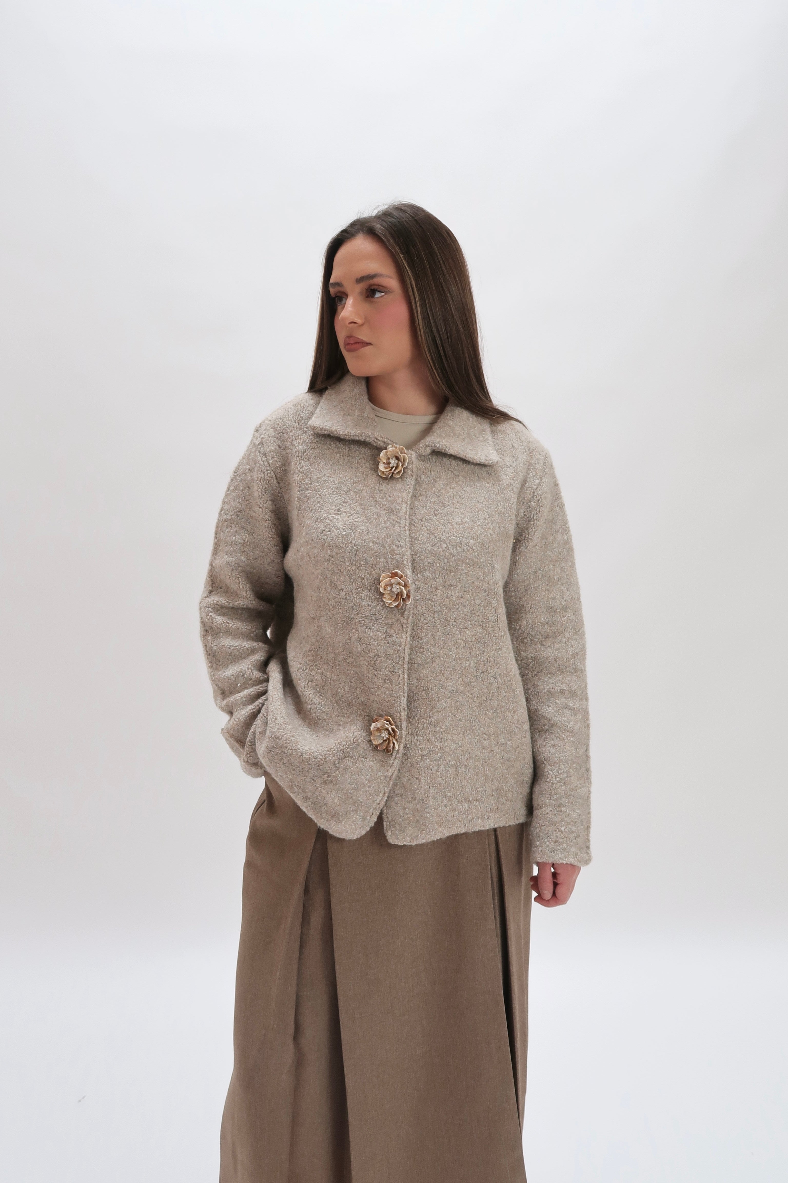 Übergangsjacke mit Blumenknöpfen