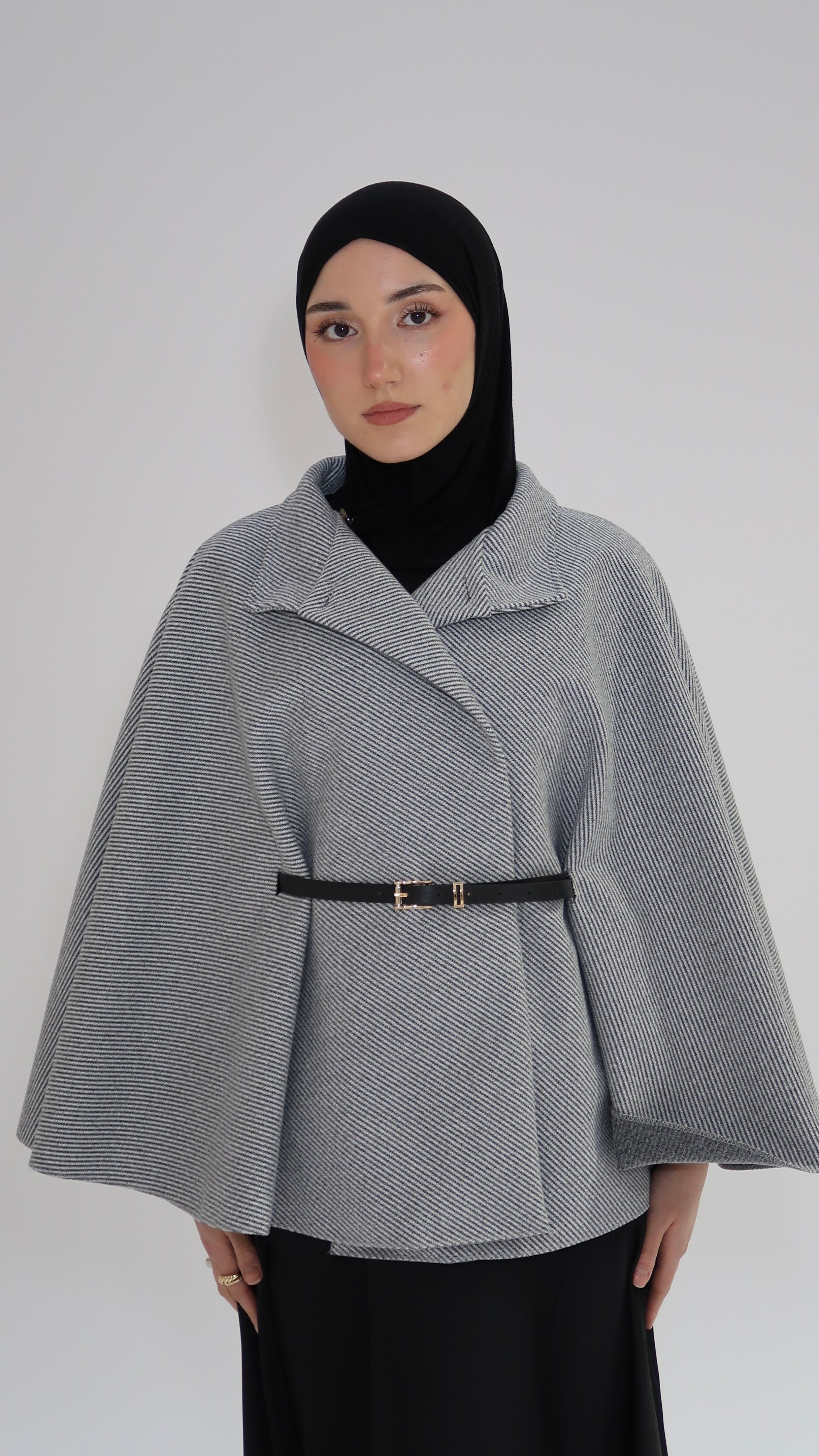 Cape mit Gürtel