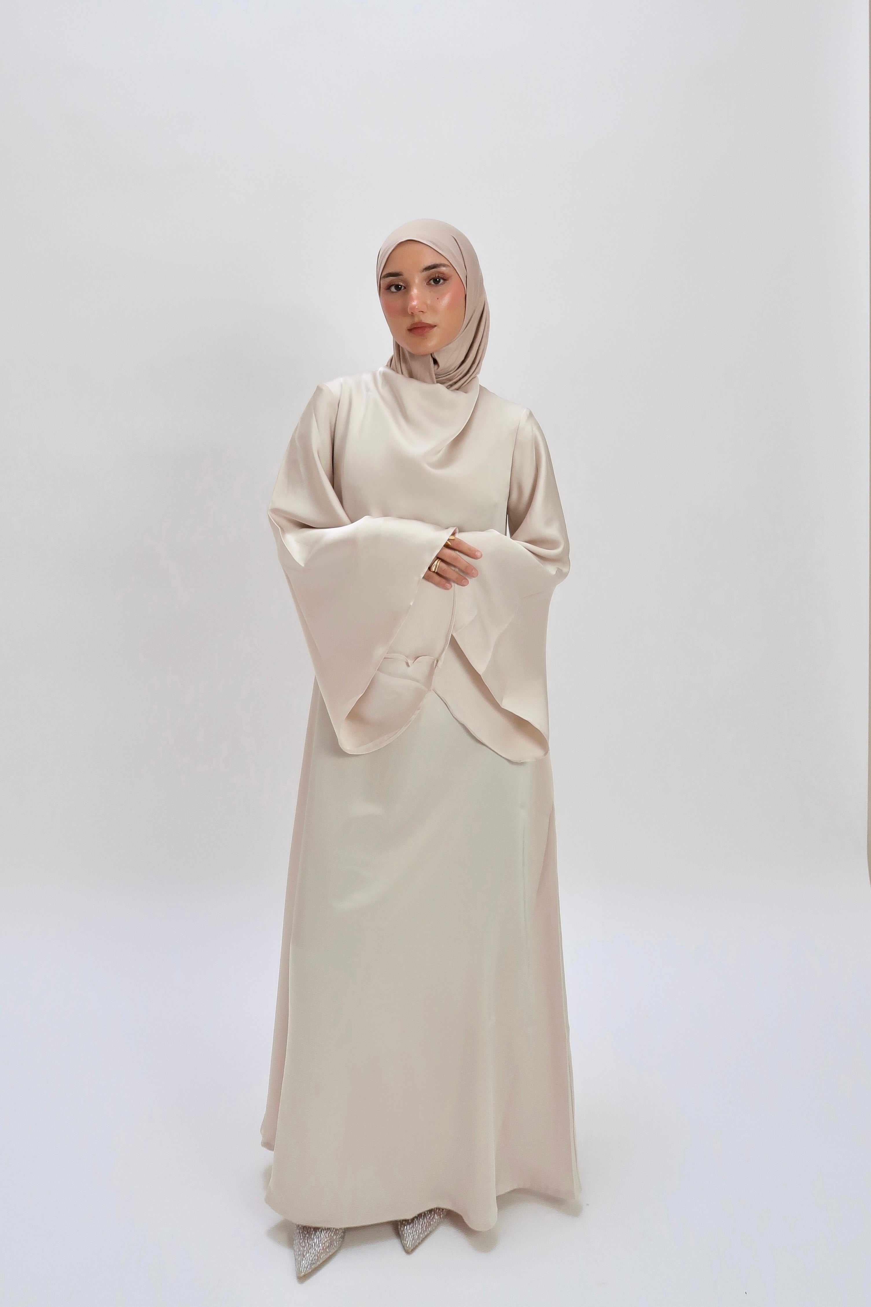 Silk dress with trumpet sleeves Cream