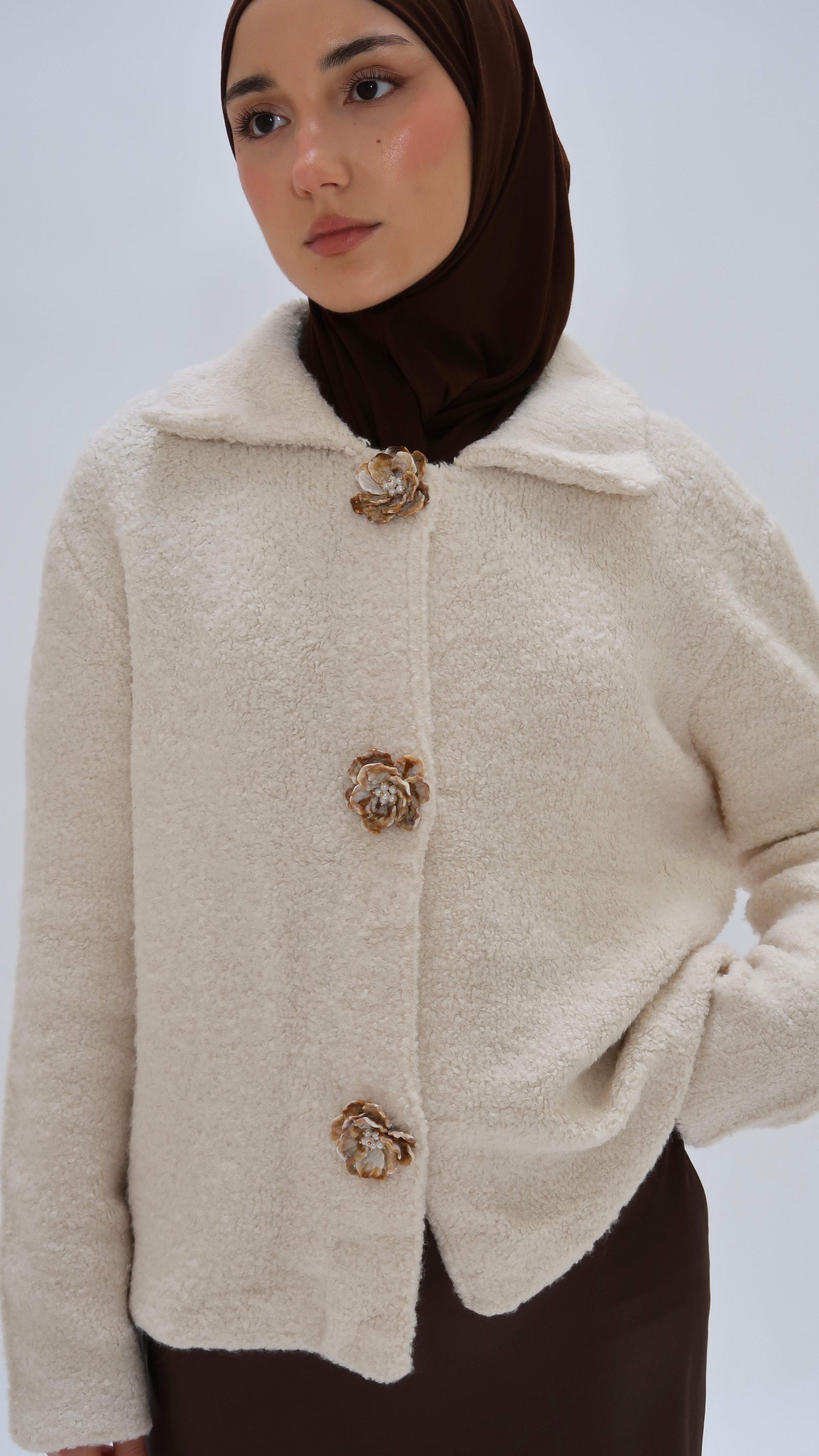 Übergangsjacke mit Blumenknöpfen