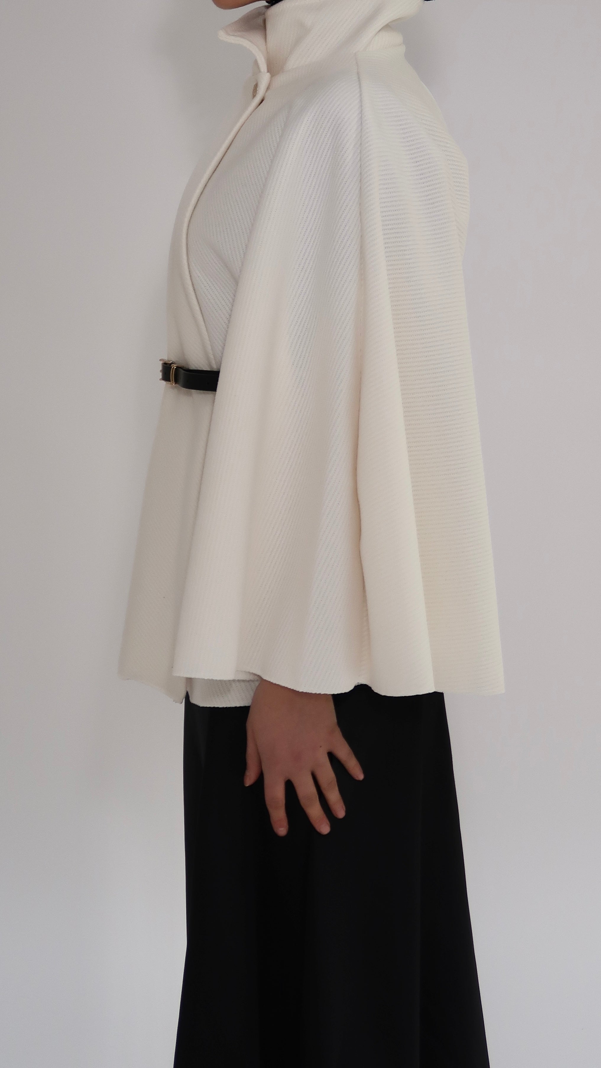 Cape mit Gürtel