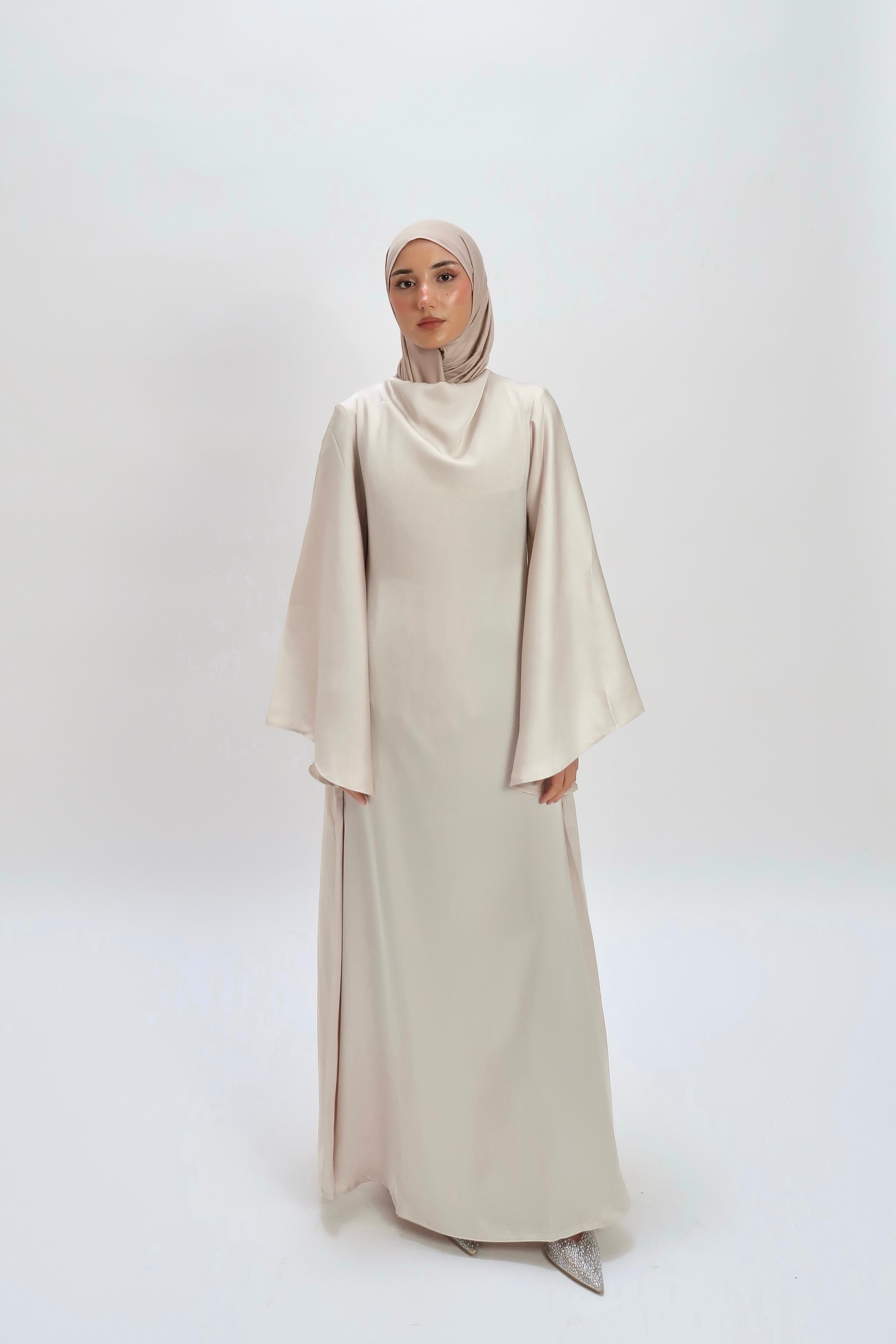 Silk dress with trumpet sleeves Cream