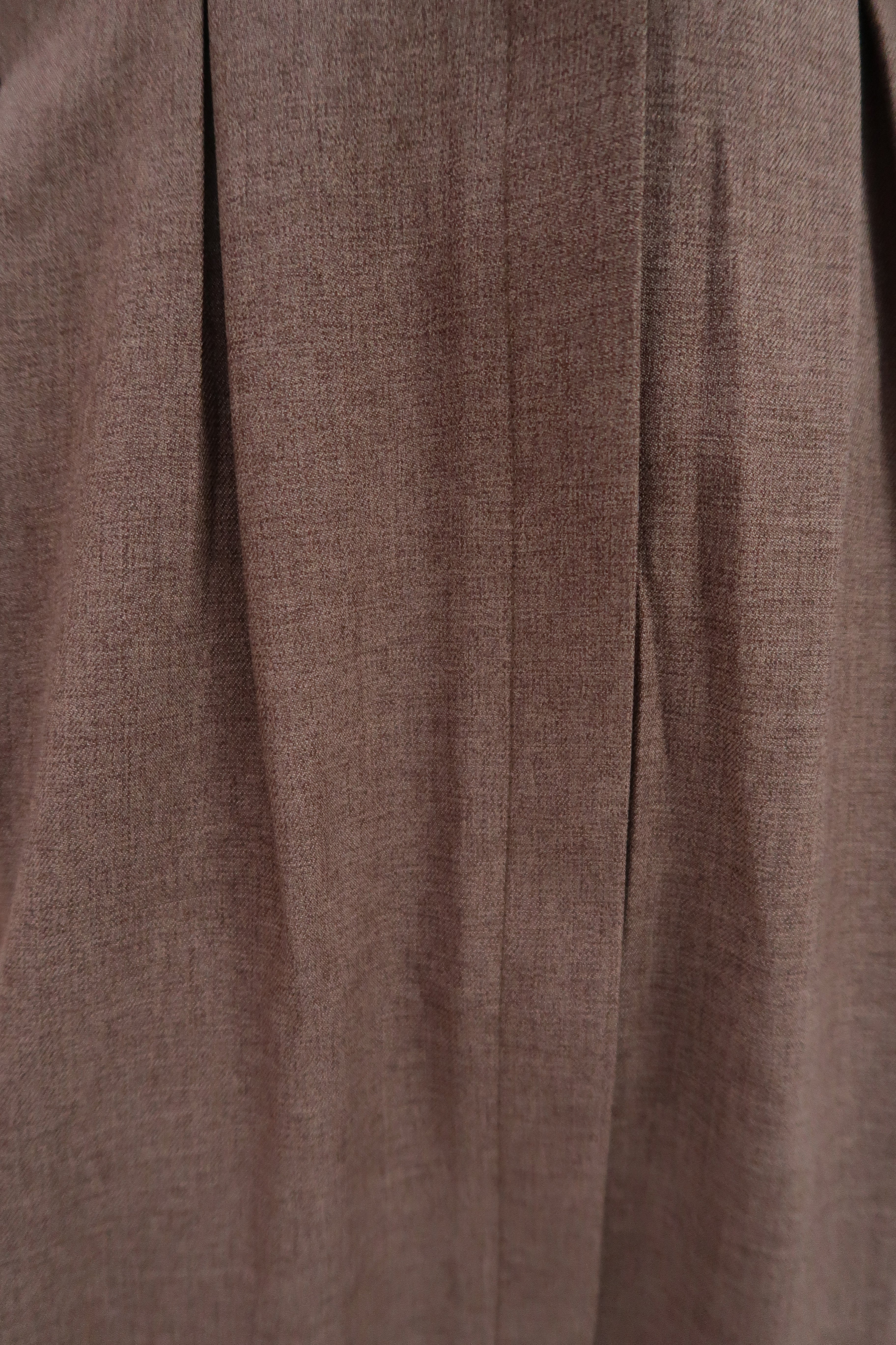 Tailliertes Maxikleid mit Gürtel Braun